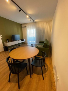 The Green Escape Cozy Modern Retreat in Pristina